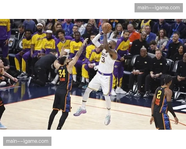 雷霆半场领先湖人31分，亚历山大高效表现统治比赛